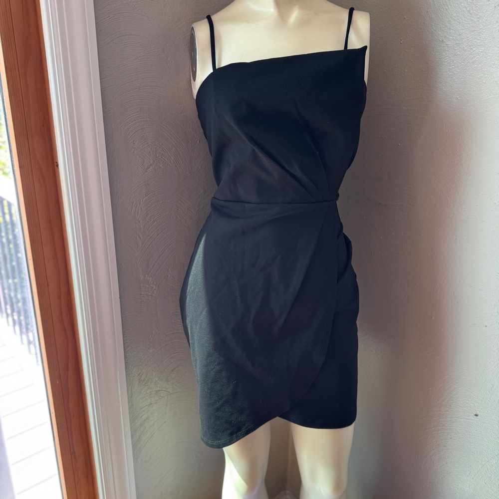 LULU' S sexy black dress sleeveless size small NWT spaghetti straps